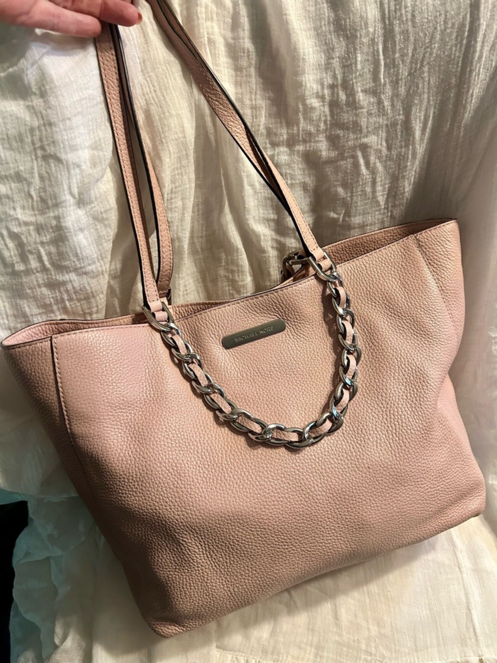 NWT Michael Kors Pink Pebbled
Leather Two Way
Straps Saffiano Harper Tote Bag